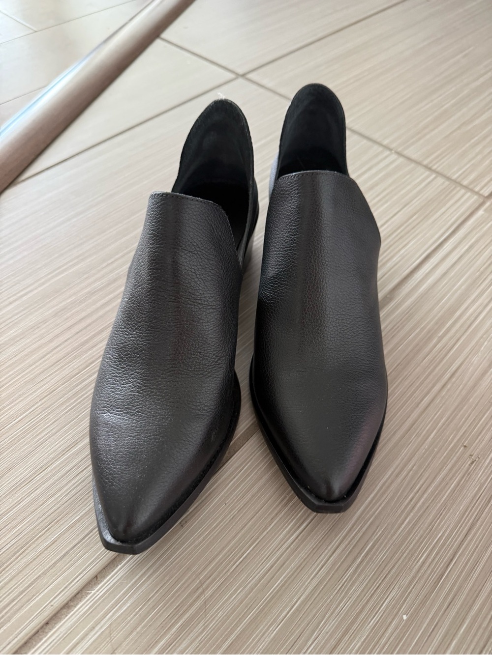 Chinese Laundry Black Pointed Leather Slip-On Loafers